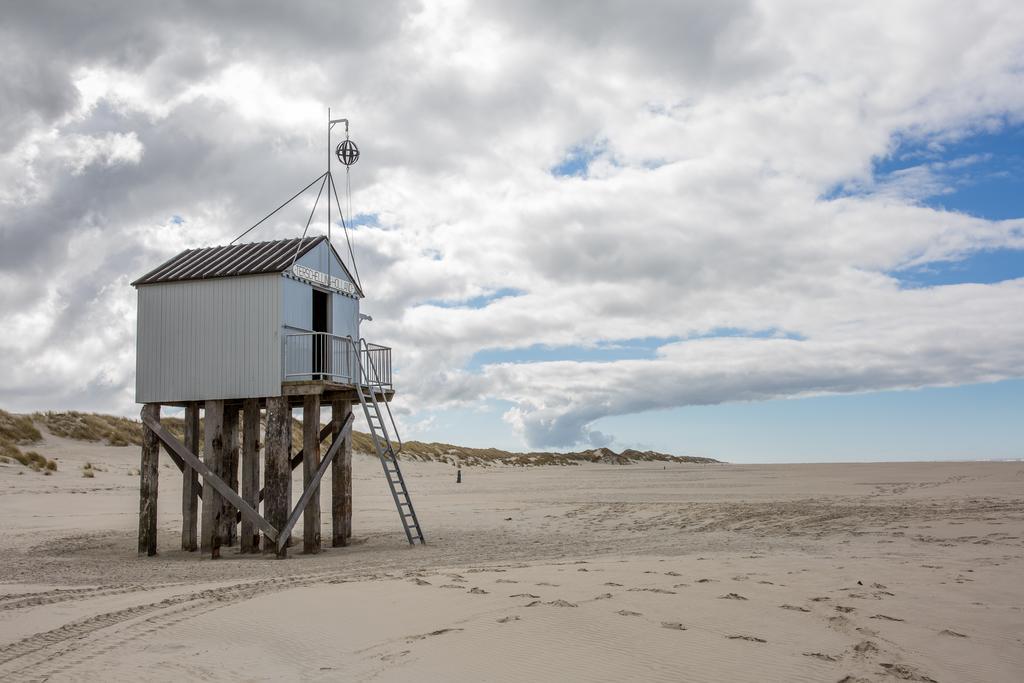 Appartementenhotel Tjermelan Terschelling Oosterend  Exterior photo